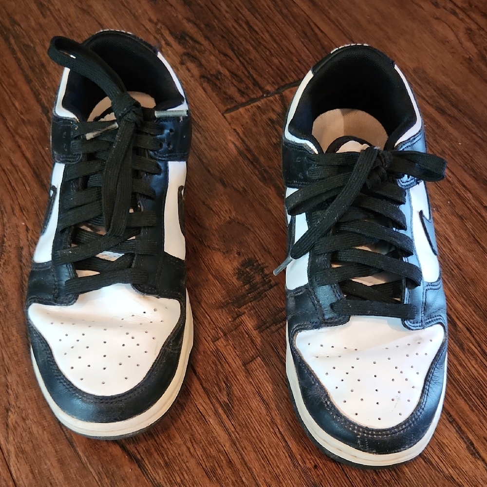 Nike Black and White Athletic Shoes